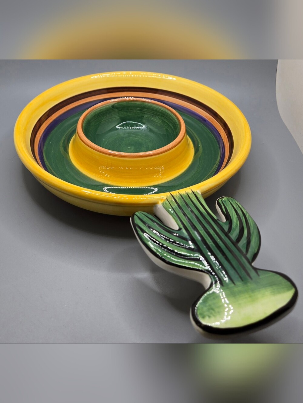 Chips 'n Salsa Serving Dish Ceramic EUC 7¼" Diameter + 3½" "Cactus" Handle